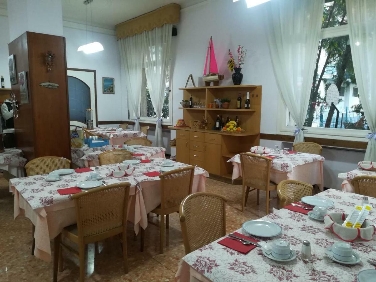 Hotel Olimpia Alassio Buitenkant foto