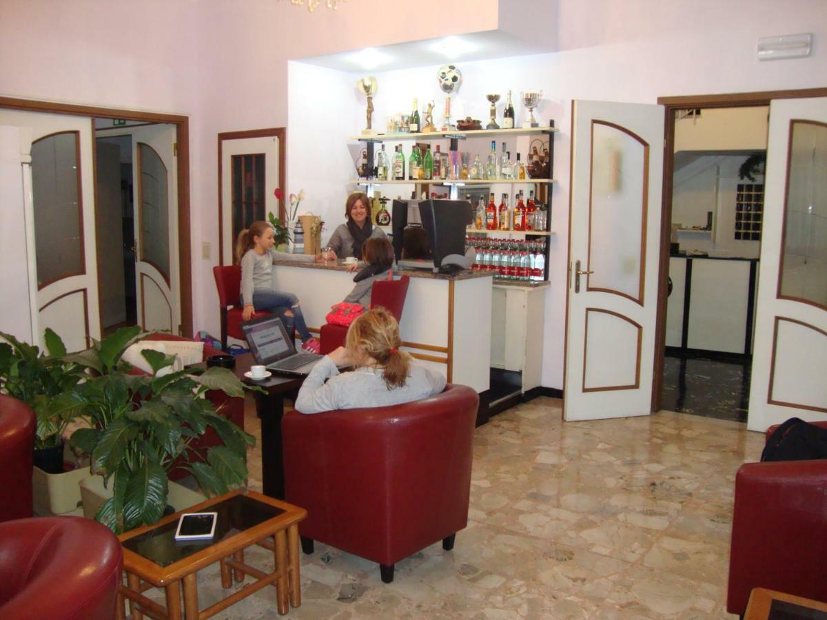 Hotel Olimpia Alassio Buitenkant foto