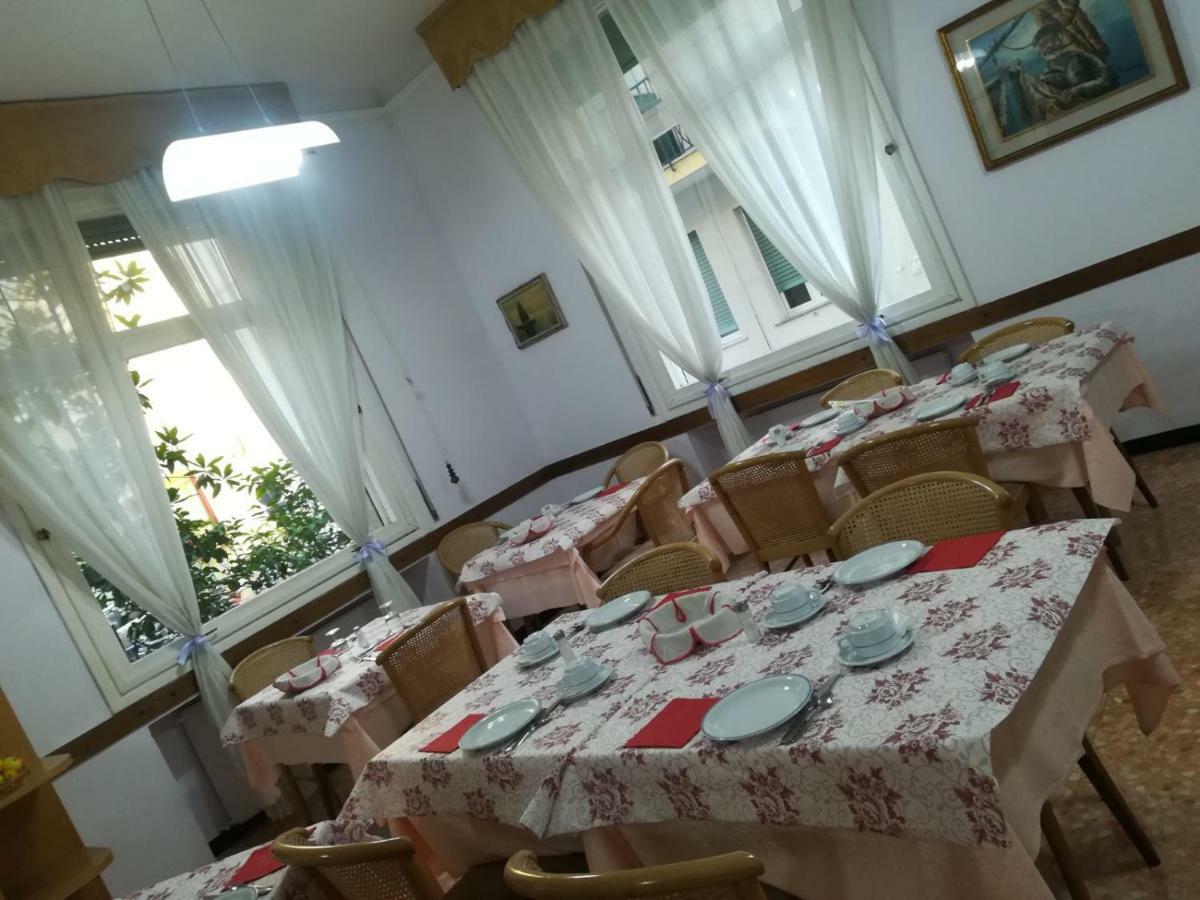 Hotel Olimpia Alassio Buitenkant foto