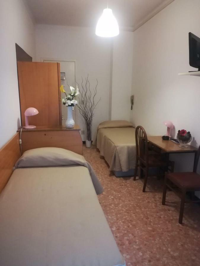 Hotel Olimpia Alassio Buitenkant foto